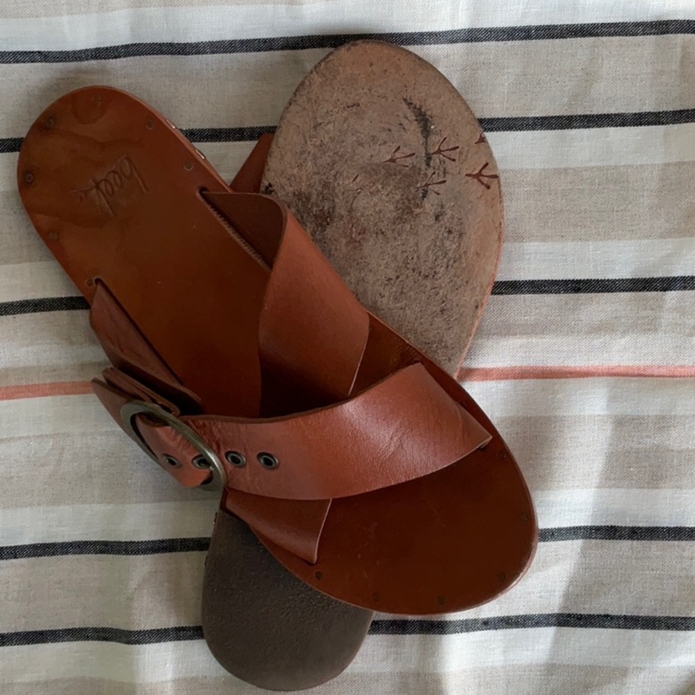 Beek Leather Two-strap Slides 9 - Picture 7 of 8
